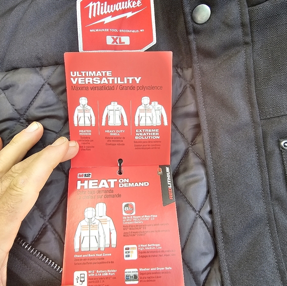 New Milwaukee branded, heated jacket - Picture 3 of 9